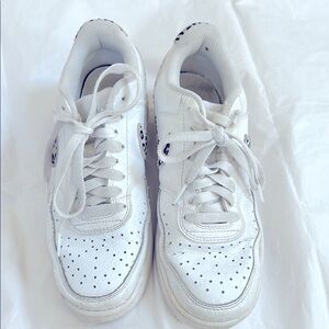 Nike White Sneakers Sz 7.5, leopard detail